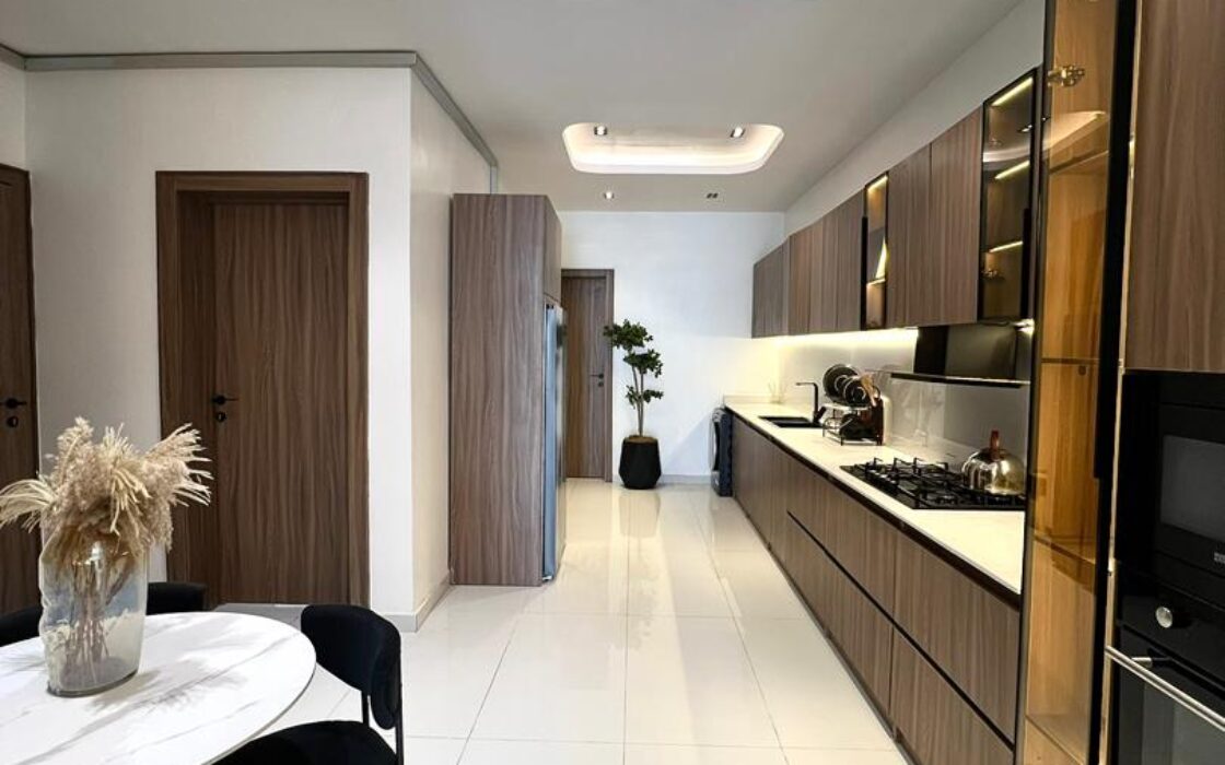 Exquisite 2-bedroom Apartment fully furnished and serviced with best experience