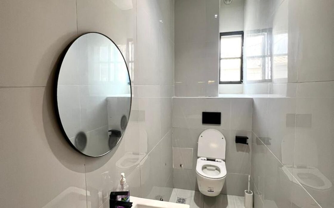 Exquisite 2-bedroom Apartment fully furnished and serviced with best experience