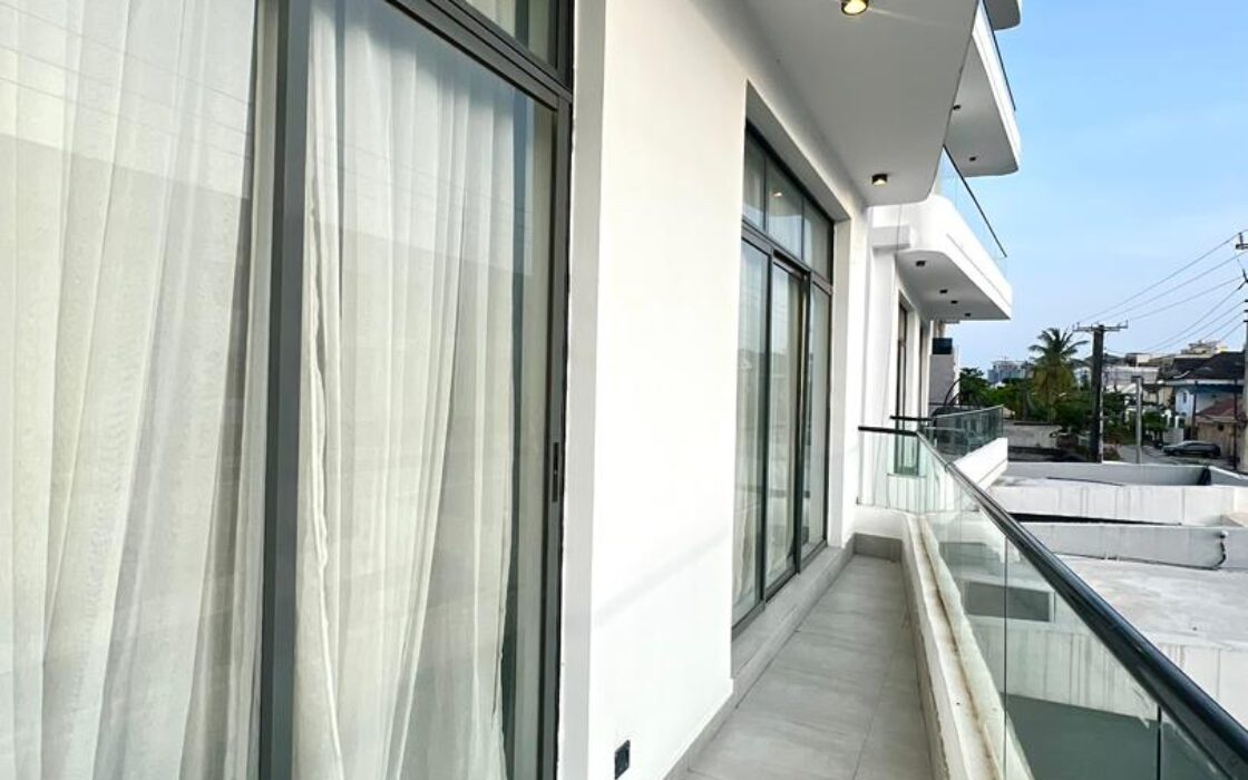 Exquisite 2-bedroom Apartment fully furnished and serviced with best experience
