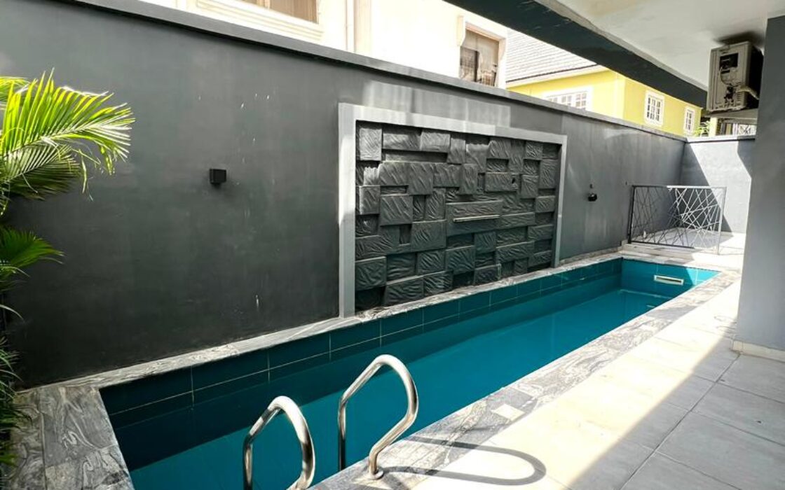 Exquisite 2-bedroom Apartment fully furnished and serviced with best experience