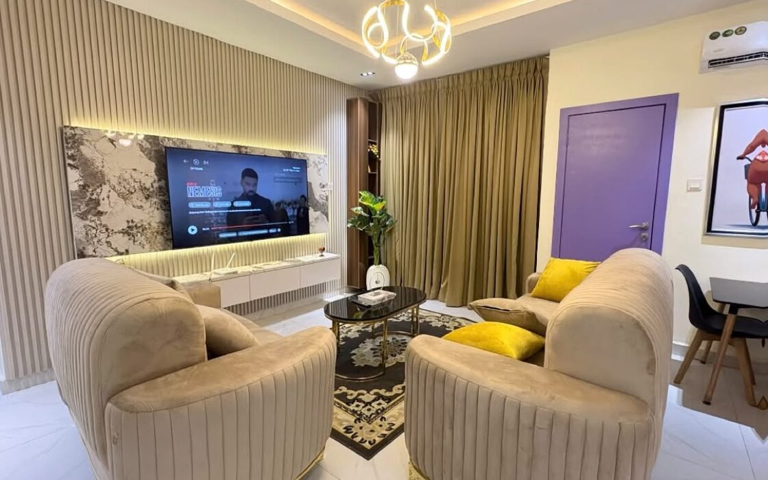 GOLD🏅Refined 2-bedroom  Apartment