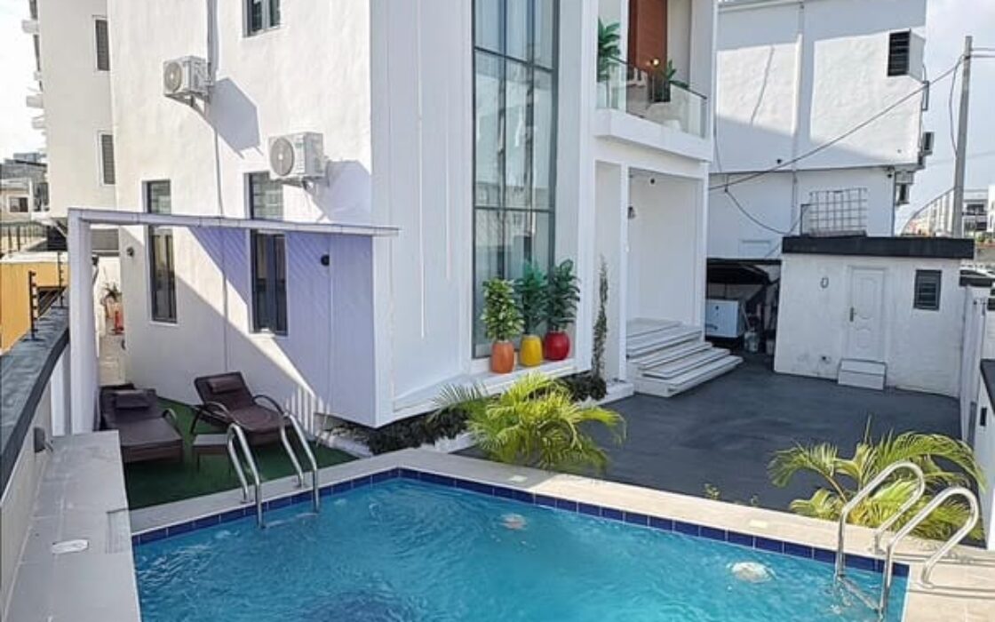 5 Bedrooms Self-compound House.