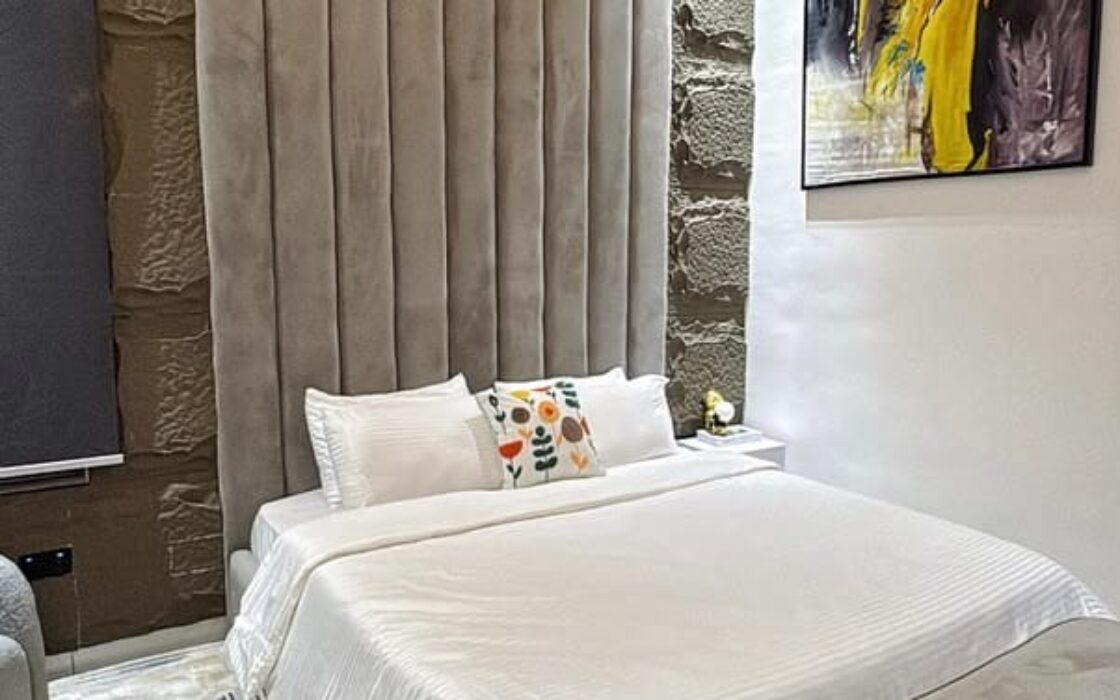 5 Bedrooms Self-compound House.