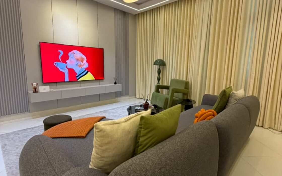 4 Bedroom Staycation Duplex Apartment