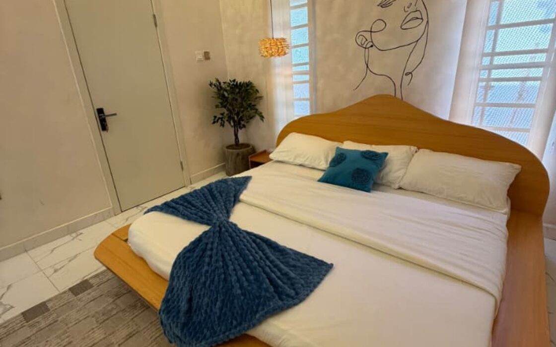 4 Bedroom Staycation Duplex Apartment