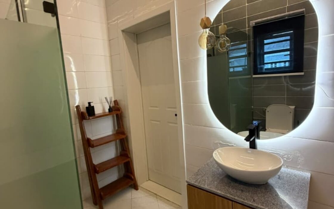4 Bedroom Staycation Duplex Apartment