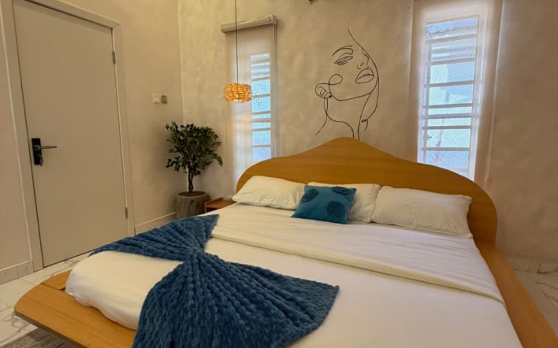 4 Bedroom Staycation Duplex Apartment